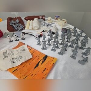 Vintage Space Adventures Space Explorer Set 48 Piece Action Products NASA & Case